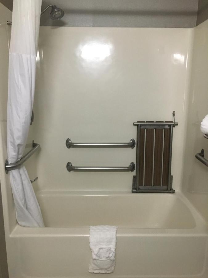Best Western Wichita Northeast Esterno foto